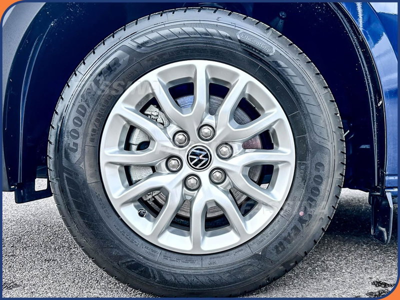 Volkswagen Veicoli Commerciali Caravelle nuova a Milano (7)