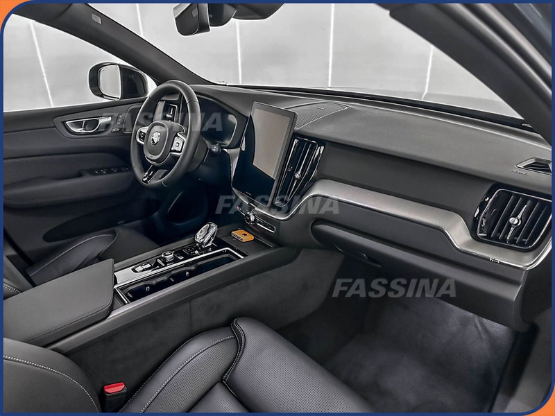 Volvo XC60 nuova a Milano (13)