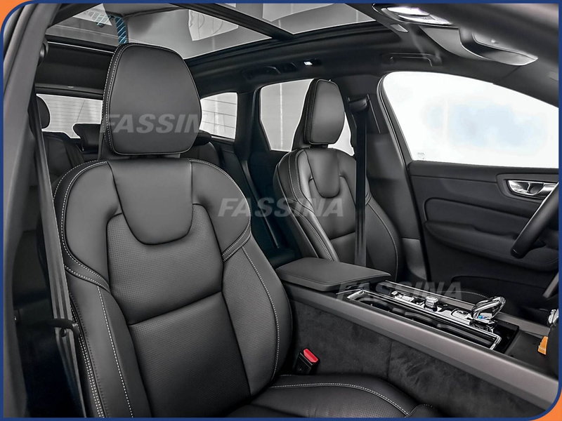 Volvo XC60 nuova a Milano (14)