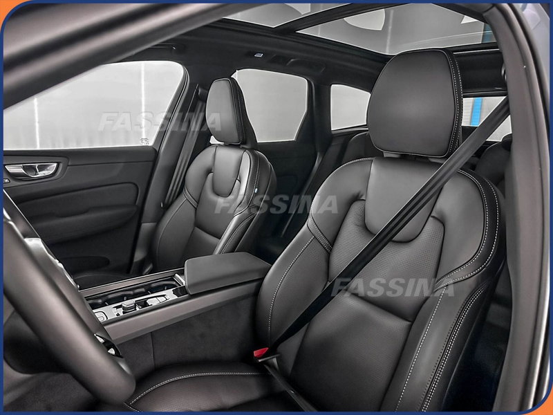Volvo XC60 nuova a Milano (8)