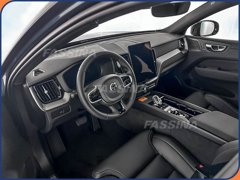 Volvo XC60 nuova a Milano (9)