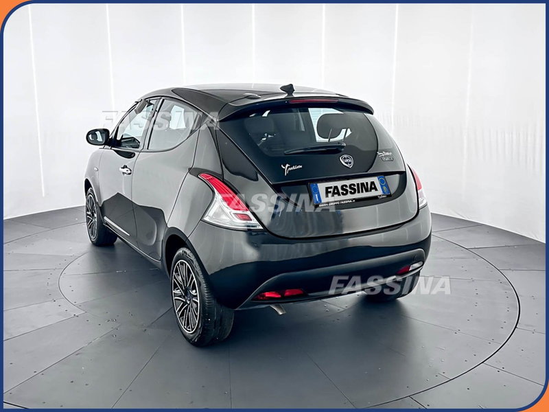 Lancia Ypsilon usata a Milano (4)