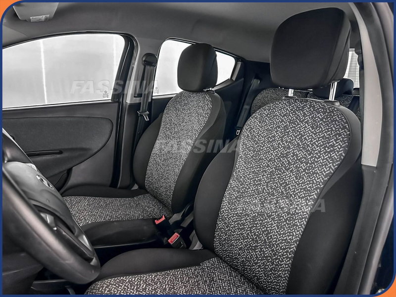 Lancia Ypsilon usata a Milano (8)