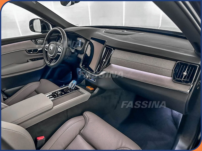 Volvo XC90 nuova a Milano (13)