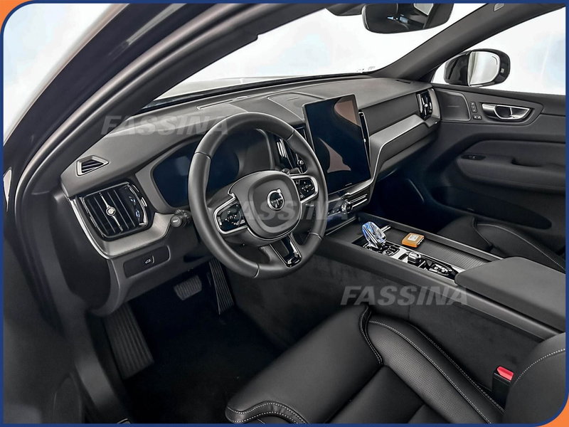 Volvo XC60 nuova a Milano (9)