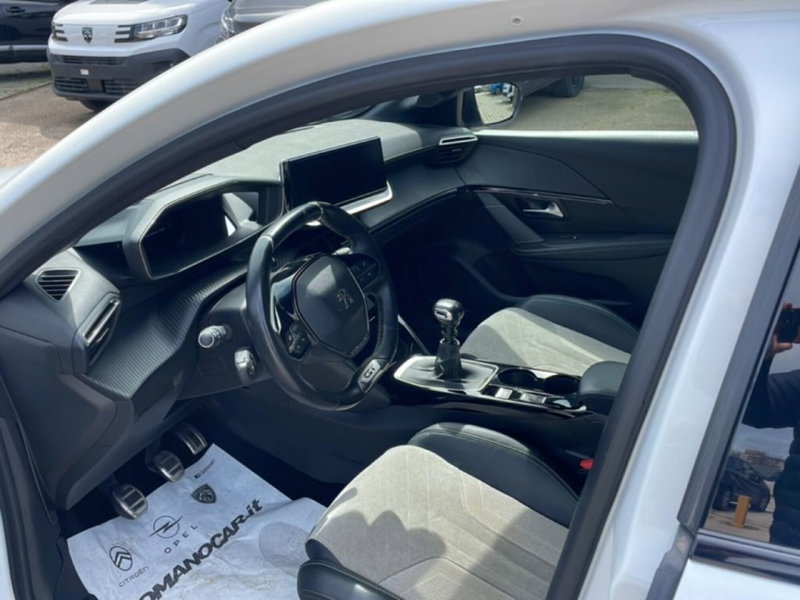 Peugeot 208 usata a Foggia (10)