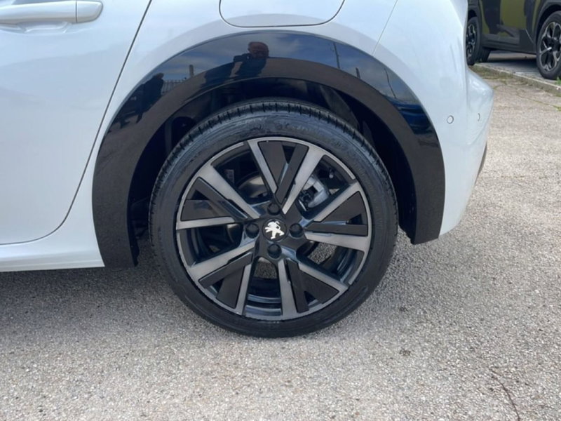 Peugeot 208 usata a Foggia (8)