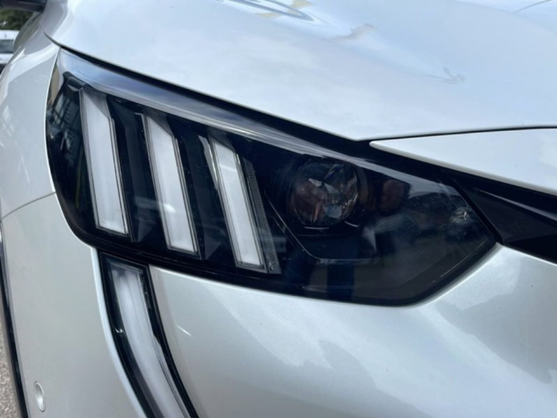 Peugeot 208 usata a Foggia (9)