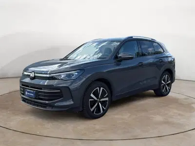 Volkswagen Tiguan 2.0 tdi Edition 150cv dsg del 2024 usata a Terni