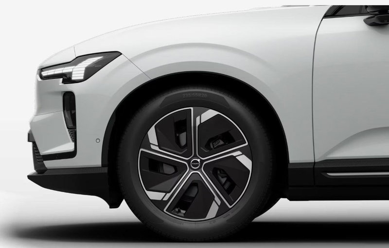 Volvo EX60 nuova a Milano (8)