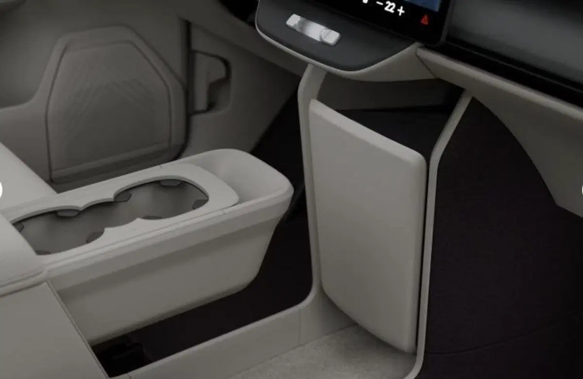 Volvo EX60 nuova a Milano (14)