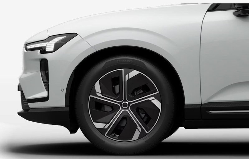 Volvo EX60 nuova a Milano (8)