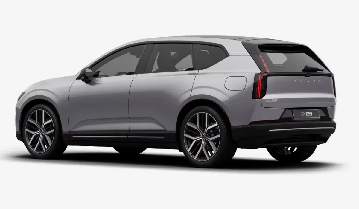Volvo EX60 nuova a Milano (3)