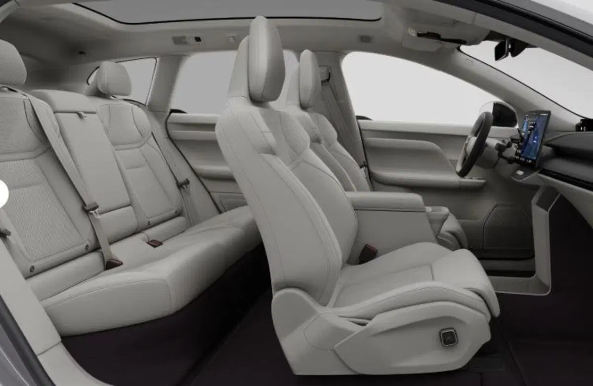 Volvo EX60 nuova a Milano (13)