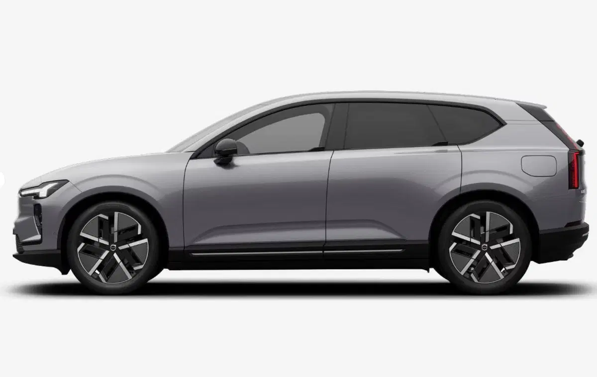 Volvo EX60 nuova a Milano (2)