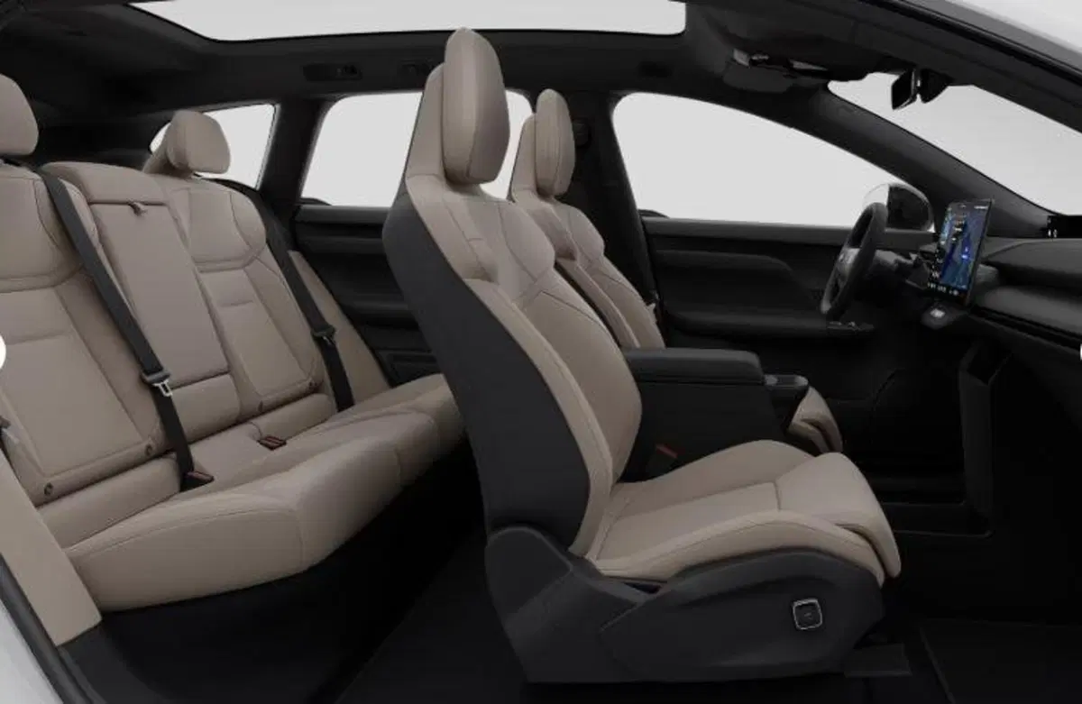 Volvo EX60 nuova a Milano (13)