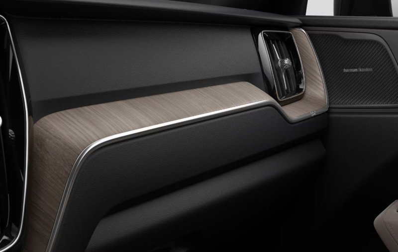 Volvo XC60 nuova a Milano (11)