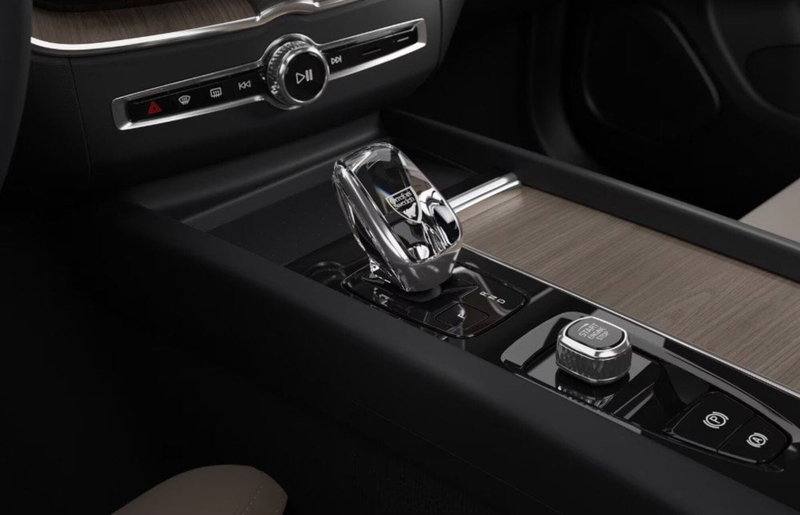 Volvo XC60 nuova a Milano (14)