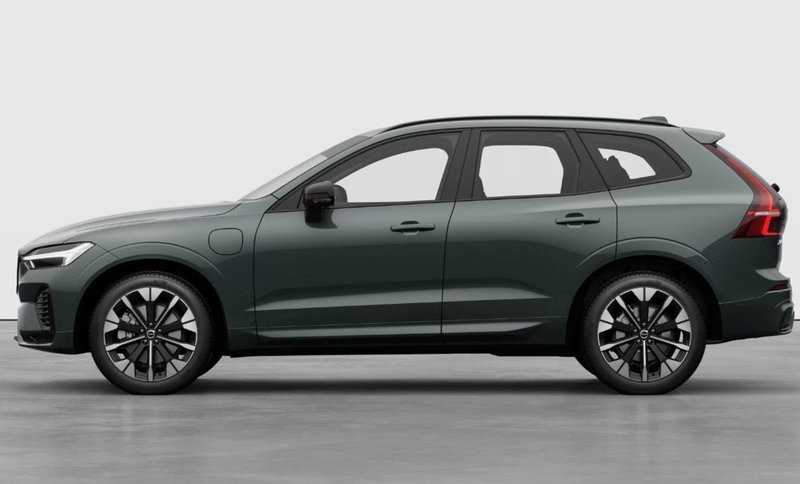 Volvo XC60 nuova a Milano (2)