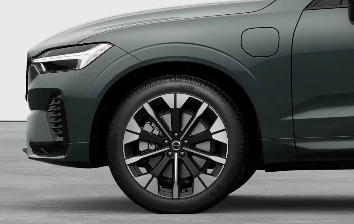 Volvo XC60 nuova a Milano (7)