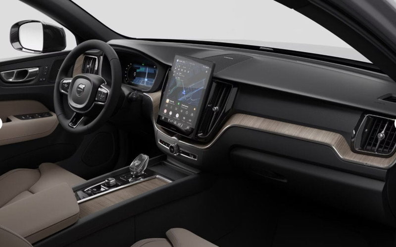 Volvo XC60 nuova a Milano (9)