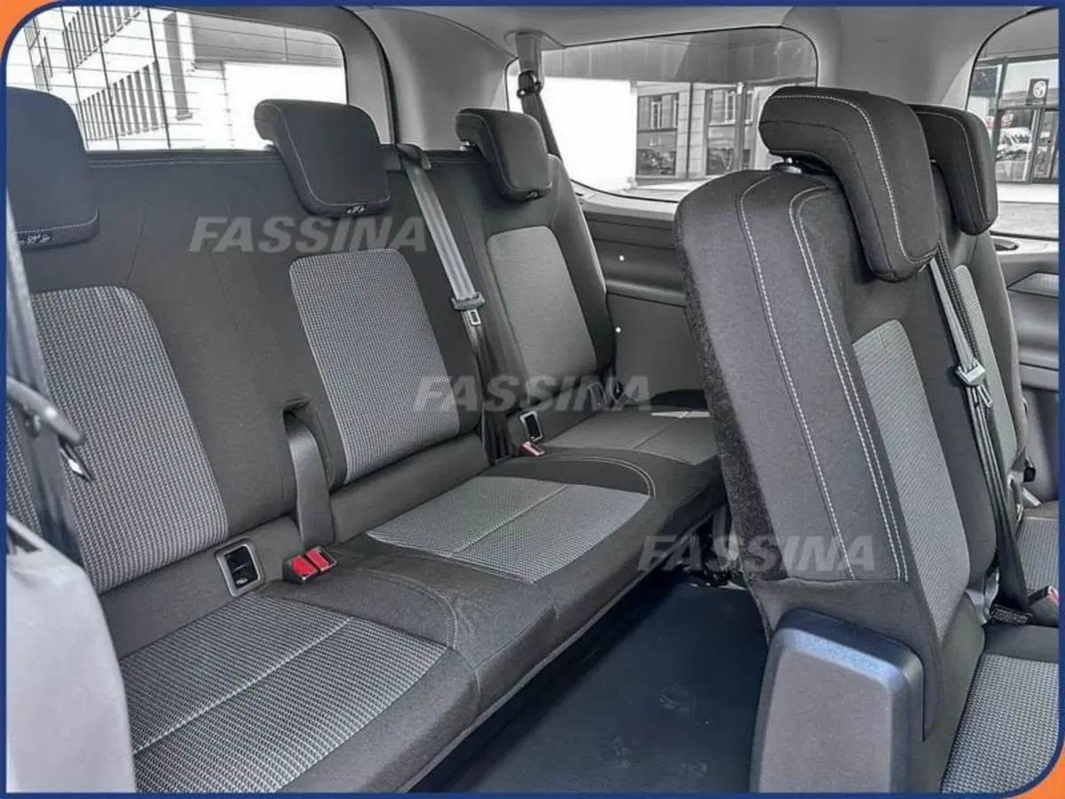 Volkswagen Veicoli Commerciali Caravelle nuova a Milano (11)