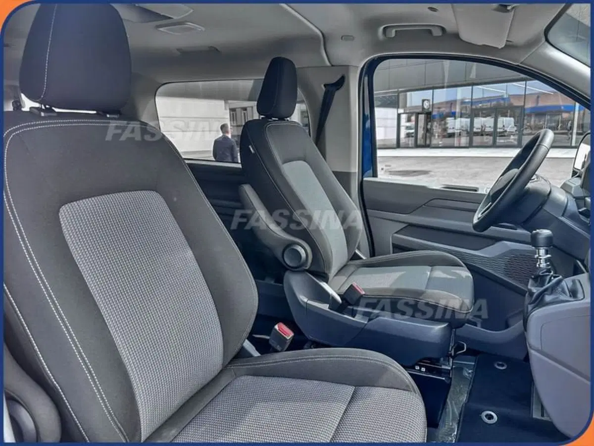Volkswagen Veicoli Commerciali Caravelle nuova a Milano (14)