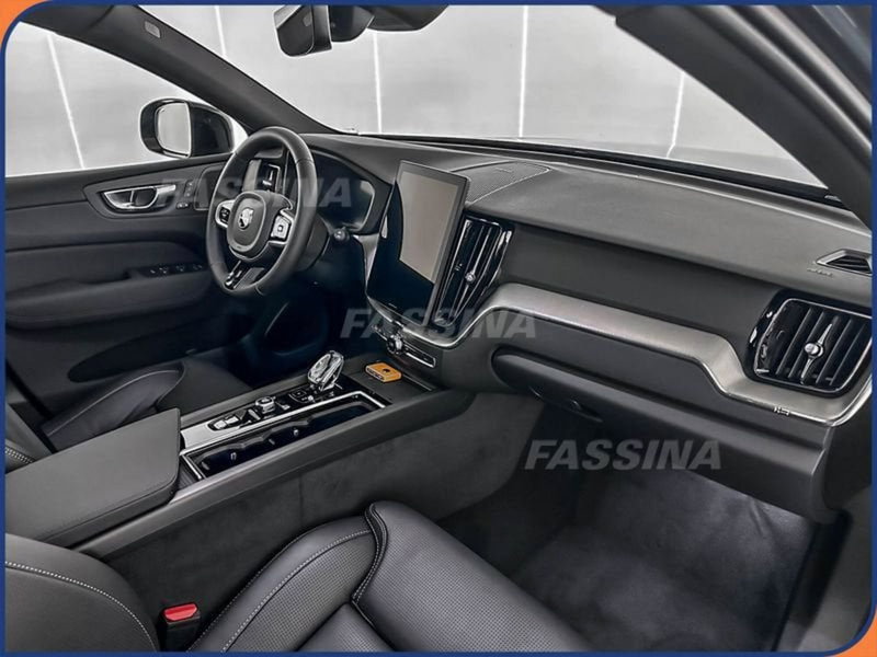 Volvo XC60 nuova a Milano (13)