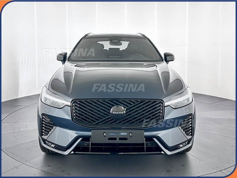 Volvo XC60 nuova a Milano (2)