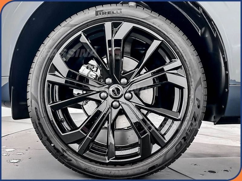 Volvo XC60 nuova a Milano (7)