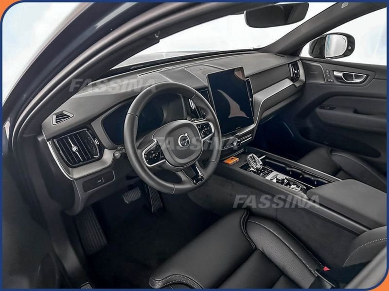 Volvo XC60 nuova a Milano (9)