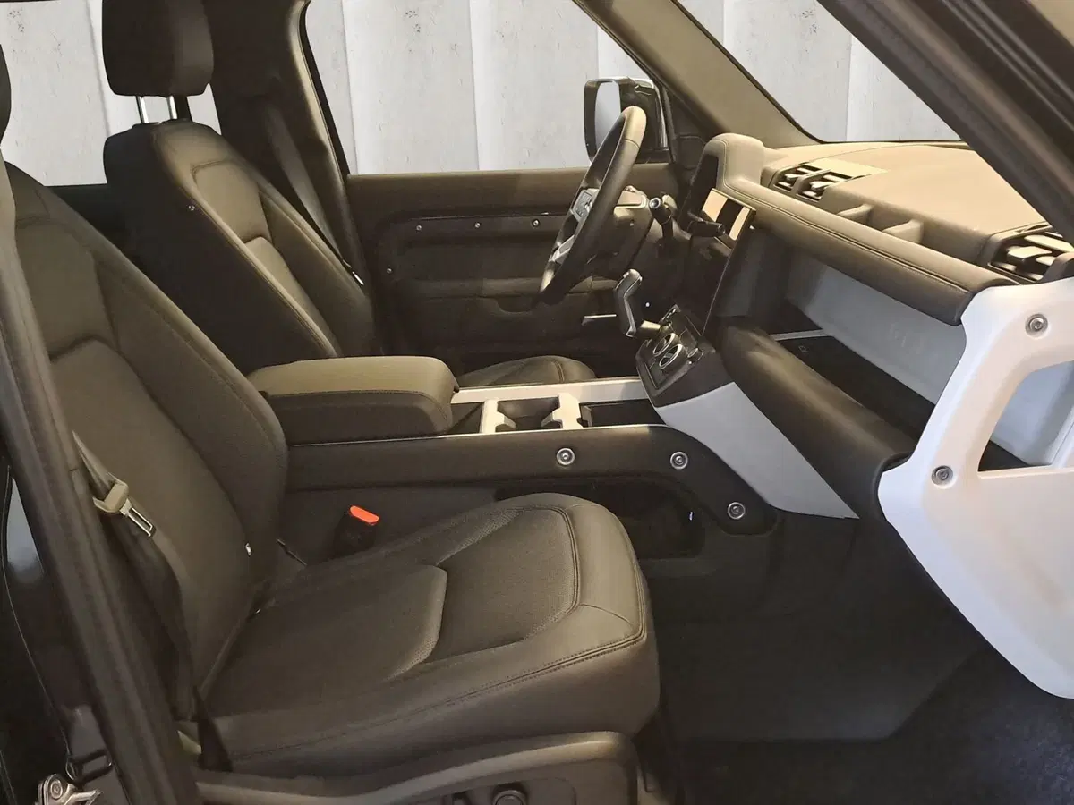 Land Rover Defender usata a Pavia (3)