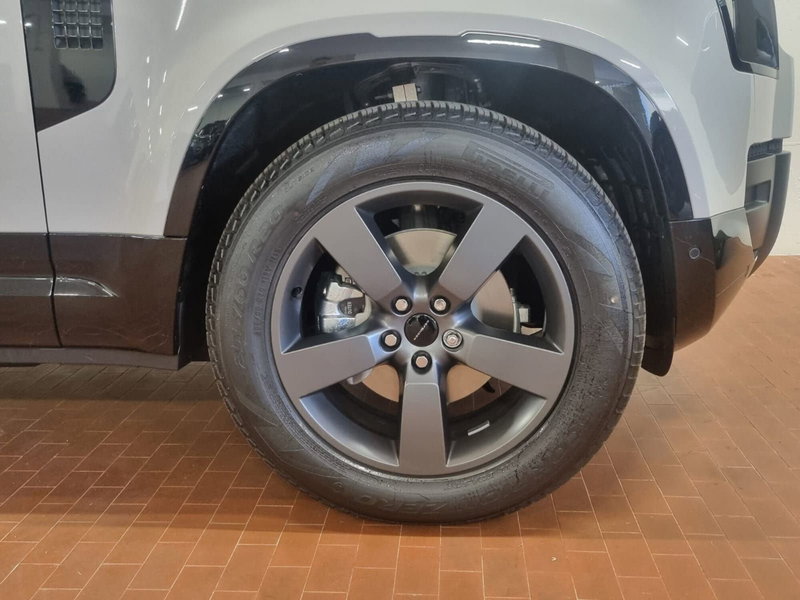 Land Rover Defender usata a Brescia (9)