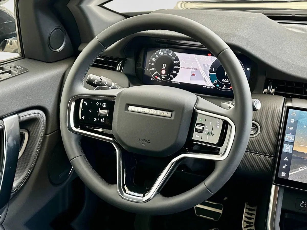 Land Rover Discovery Sport usata a Bari (10)