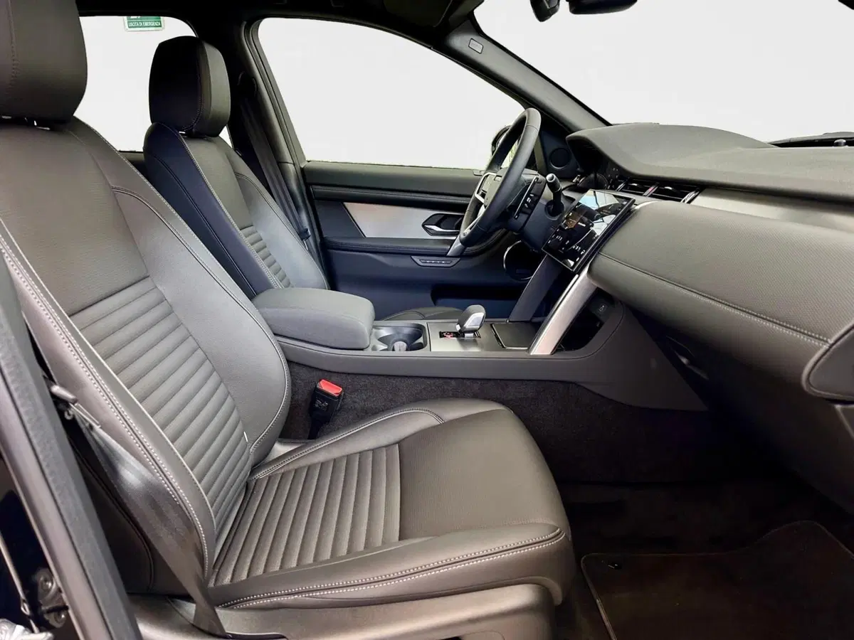 Land Rover Discovery Sport usata a Bari (3)