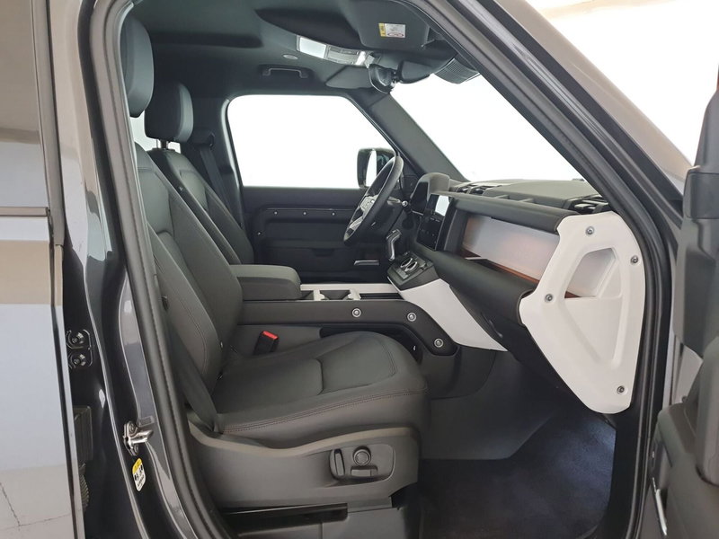 Land Rover Defender usata a Monza e Brianza (3)