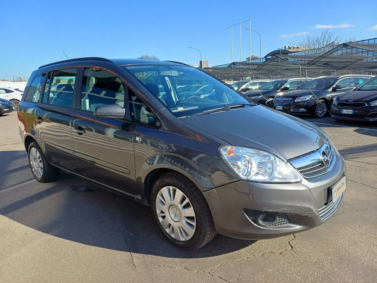 Opel Zafira usata a Modena (4)