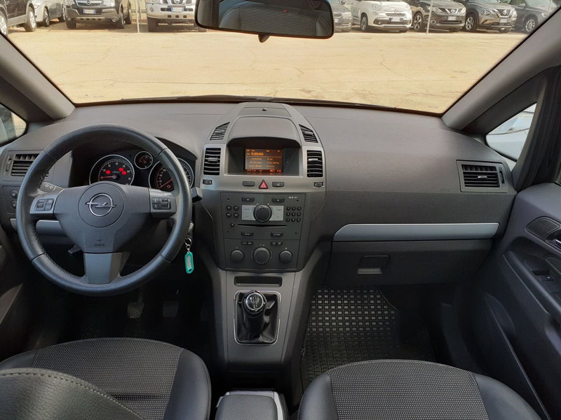 Opel Zafira usata a Modena (10)