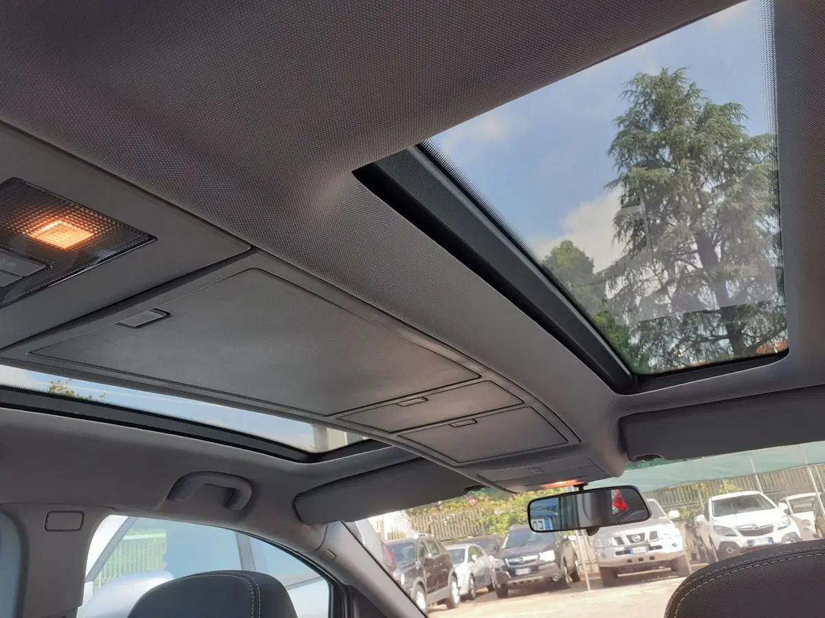 Opel Zafira usata a Modena (11)