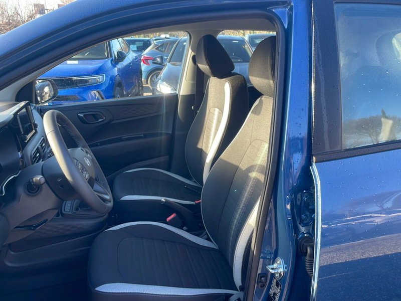 Hyundai i10 nuova a Latina (14)