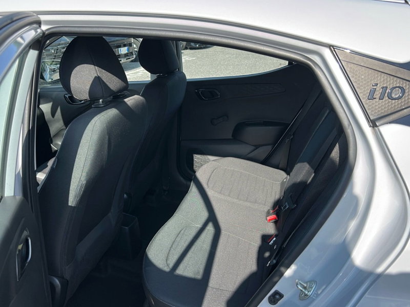 Hyundai i10 usata a Roma (11)