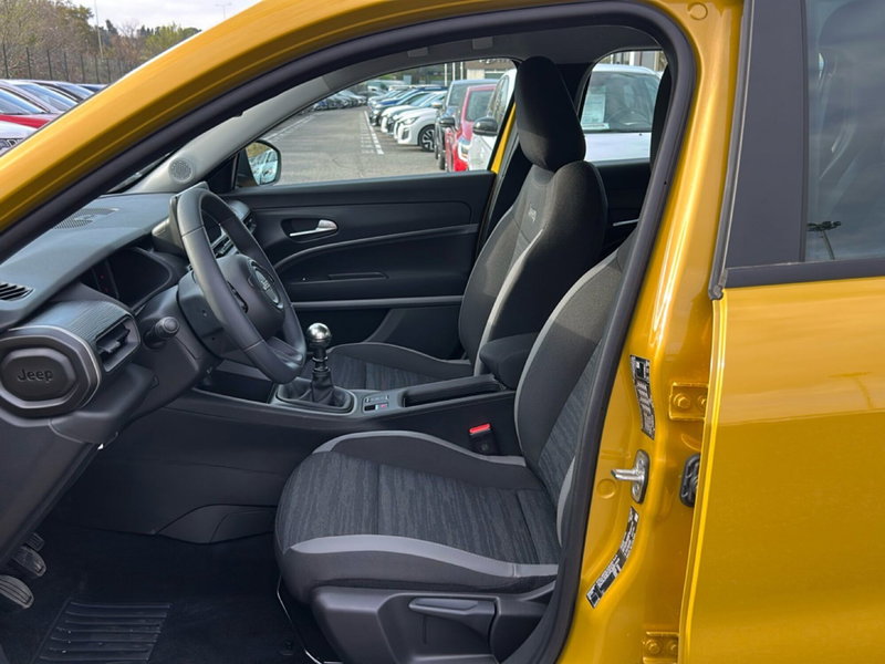 Jeep Avenger nuova a Roma (14)