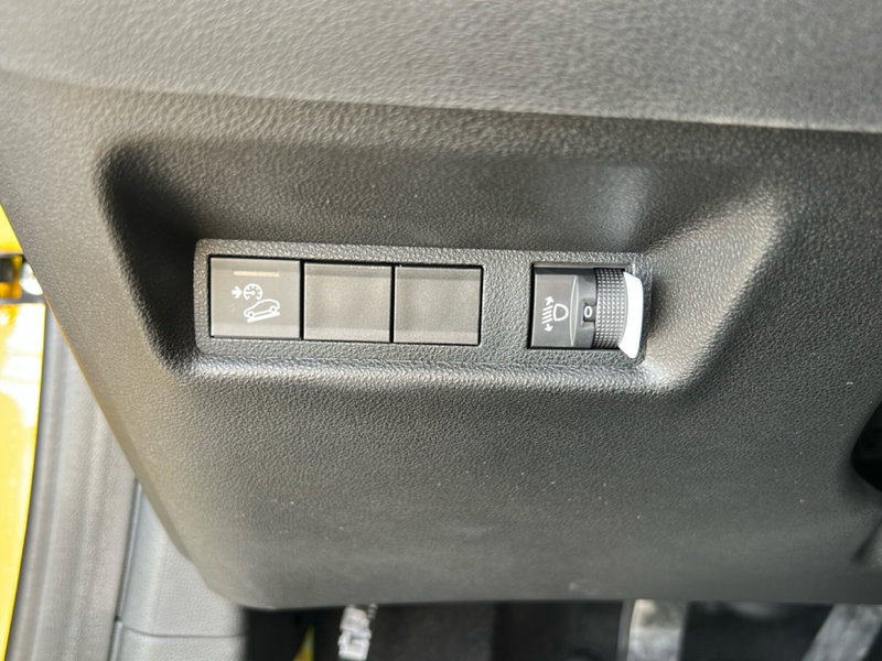 Jeep Avenger nuova a Roma (20)