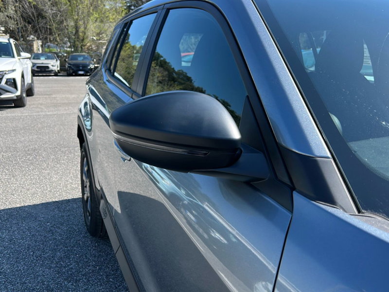 Jeep Avenger nuova a Roma (9)