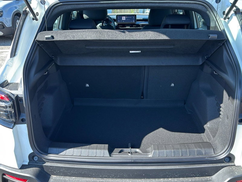 Jeep Avenger nuova a Roma (11)