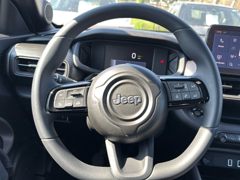 Jeep Avenger nuova a Roma (17)