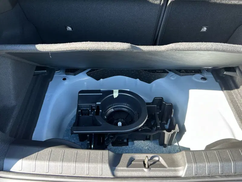 Jeep Avenger nuova a Roma (12)