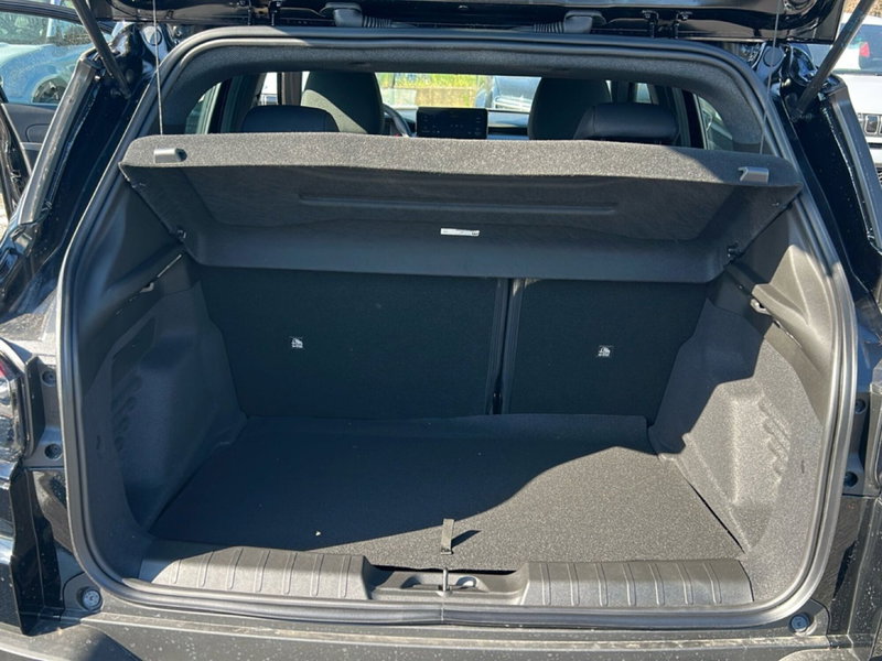 Jeep Avenger nuova a Roma (10)