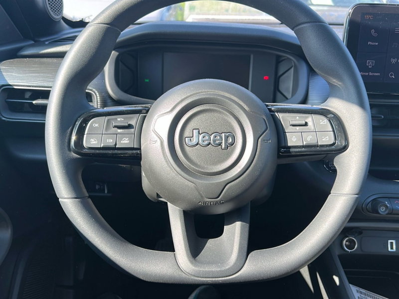 Jeep Avenger nuova a Roma (15)