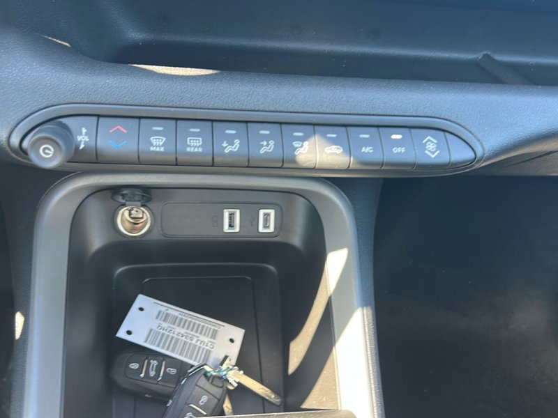 Jeep Avenger nuova a Roma (17)